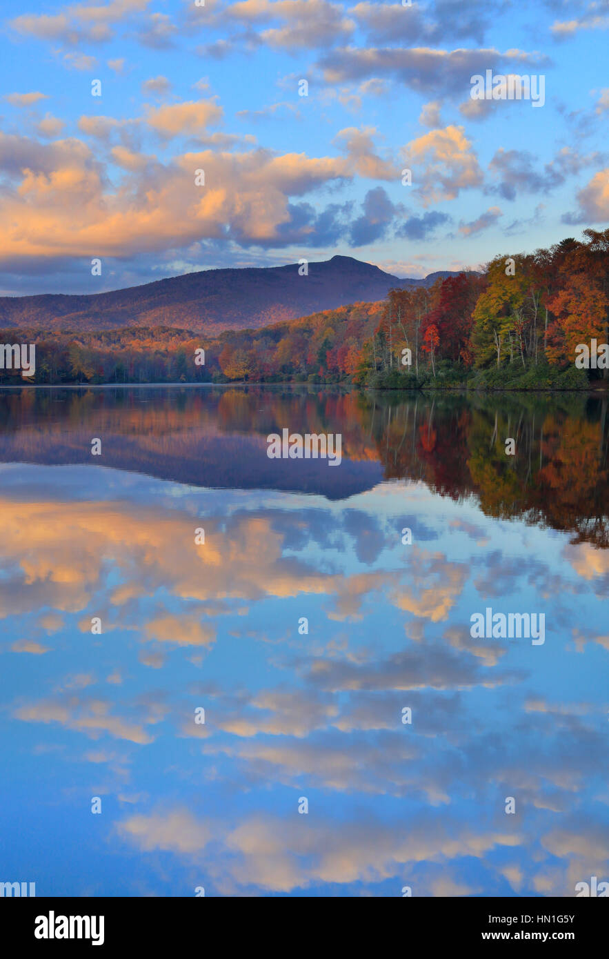 Sunrise, Price Lake and Grandfather Mountain, Julian Price Memorial Park, Blue Ridge Parkway, Blowing Rock, North Carolina, USA Stock Photo