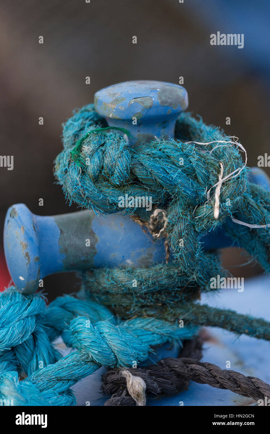 Cleat and mooring rope on fishing boat, Portmagee, Ireland Stock Photo
