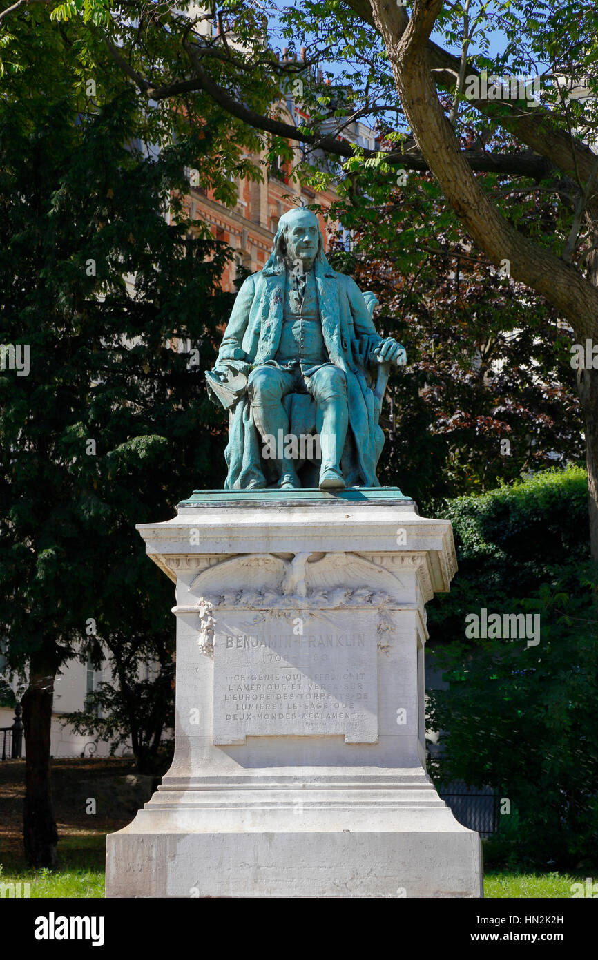 BENJAMIN FRANKLIN SCULPTURE PARIS, FRANCE A sculpture of Benjamin