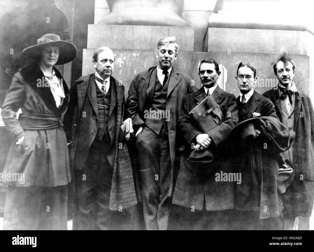 From left to right, Arthur Young, Max Eastman, Moris Hilquit, Merril Rogers and Jr Floyd Dell, publishings of 'The Masses', socialist magazine. They were later to be arraigned as Anti-Americans. May 1918 United States Washington. Archives nationales Stock Photo