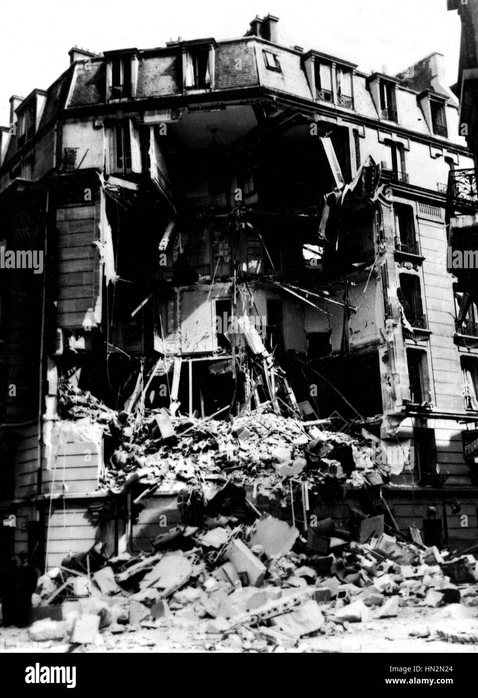 Bombing of Paris: Destroyed house 1940 France, Second World War war Stock Photo