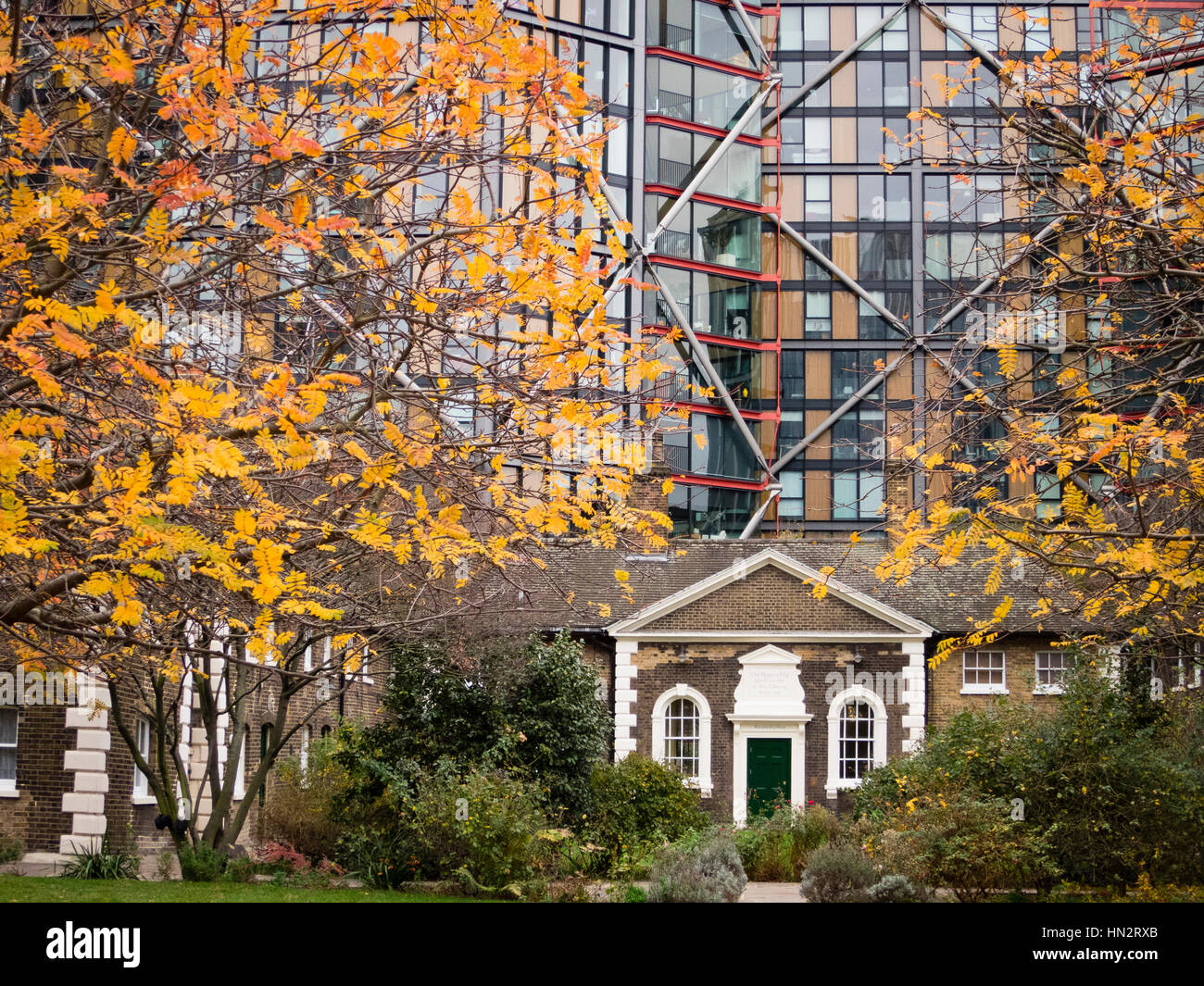 Hopton Gardens Almshouses in front of NEO Bankside, Southwark, London Stock Photo