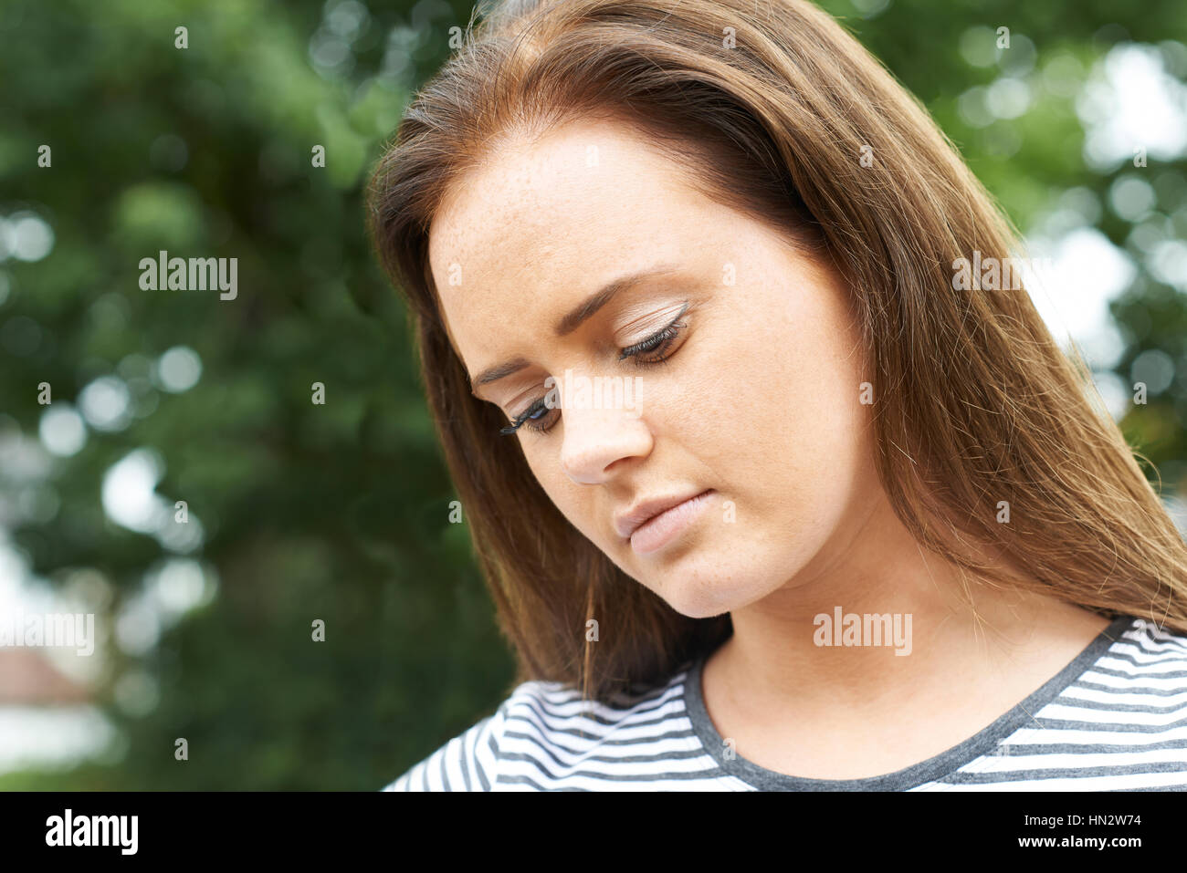 Female head and shoulders hi-res stock photography and images - Alamy