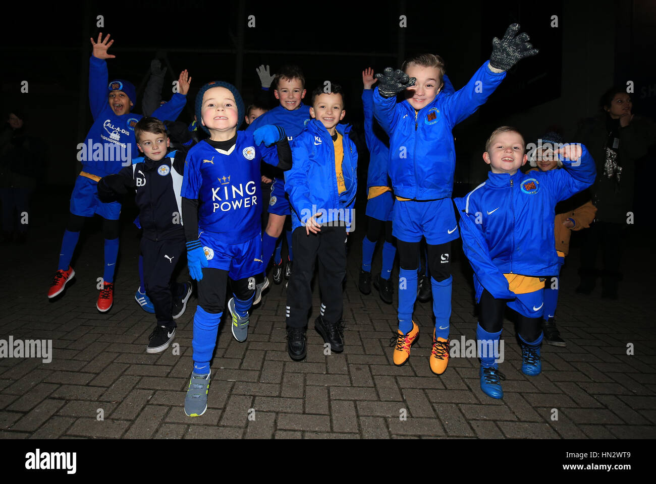 Kirby Muxloe Juniors pose for a picture before the Emirates FA Cup