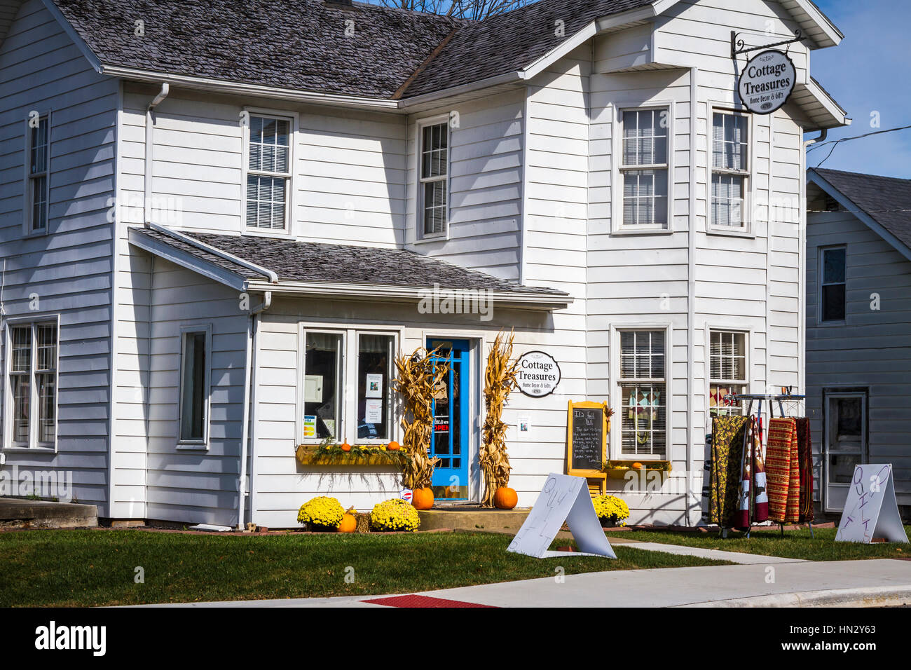 The Cottage Treasures gift shop in Berlin, Ohio, USA Stock Photo Alamy