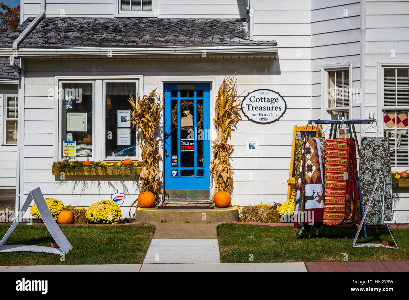 Cottage treasures hires stock photography and images Alamy