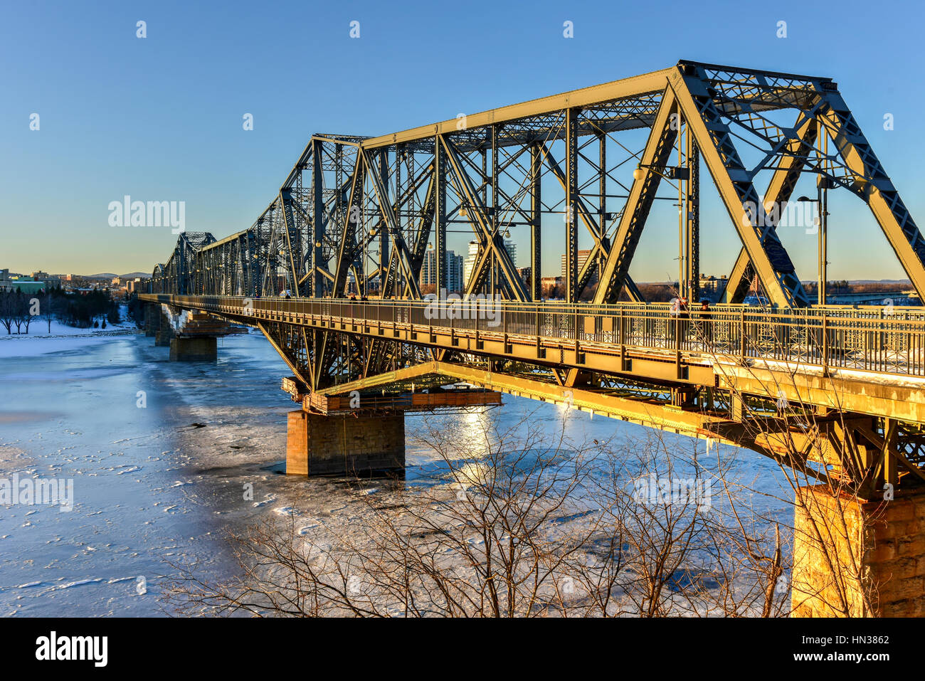 Alexandra Bridge Quebec High Resolution Stock Photography and Images - Alamy