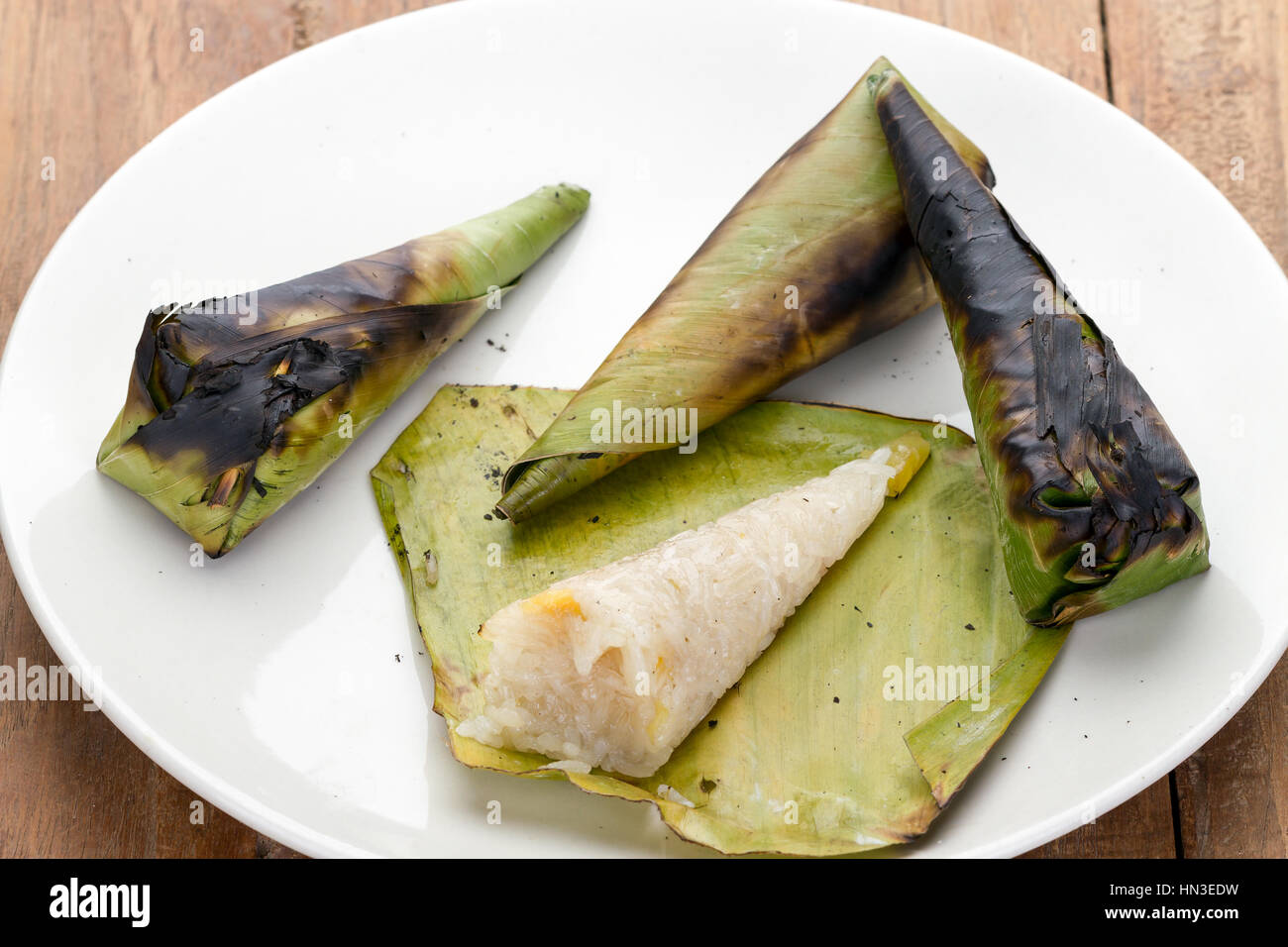 Featured image of post Steps to Prepare Thai Banana Leaf Dessert