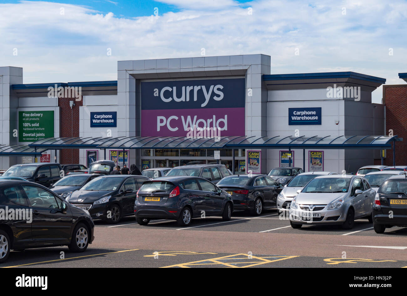 Currys pc world shop hi-res stock photography and images - Alamy