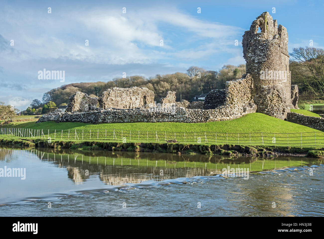 Ruins of Ogmore Castle Ogmore by Sea Glamorgan Coast south Wales Stock Photo