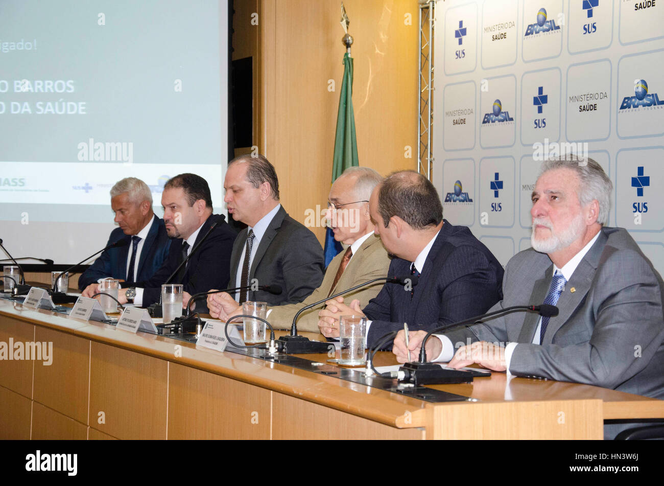 BRASÍLIA, DF - 07.02.2017: REPASSE DE RECURSOS FEDERAIS PARA A SAÚDE - The health minister, Ricardo Barros, talks about the change in federal transfers to the accompanied health of the President of CONASS John Gabbardo Kings, the Secretary for Health Care, Francisco de Assis Figueiredo, the Executive Secretary of the Ministry of Health, Antonio Figueiredo, the President of CONASEMS, Mauro Guimaraes Junqueira and congresswoman, Carmen Zanotto. Photo taken during the press conference held at the ministry of health in Brasilia, DF. (Photo: Demétrius Abrahão/Fotoarena) Stock Photo