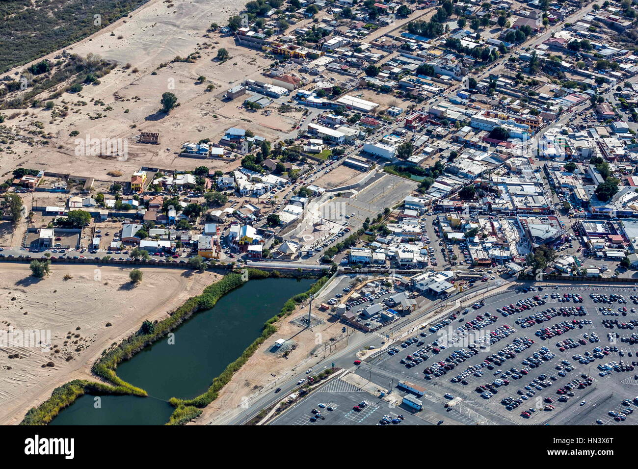 Nuevo Algodones, Mexico. 31st Jan, 2017. The USMexico border crossing