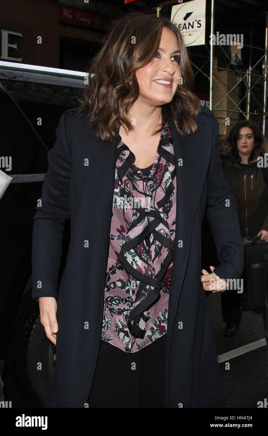 Mariska hargitay in pantyhose #13