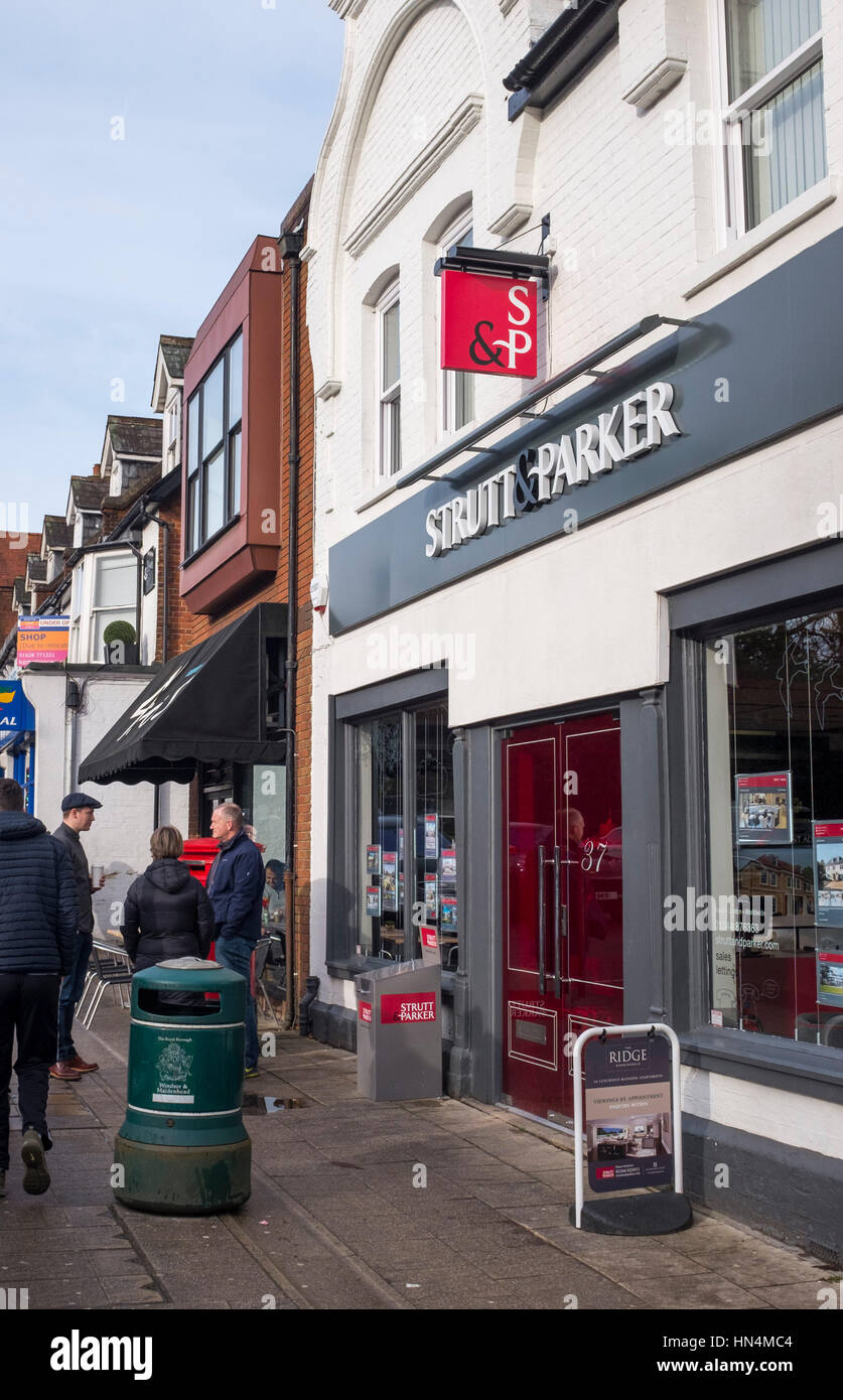 Strutt & Parker estate agents in Ascot Berkshire UK February 2017 Stock