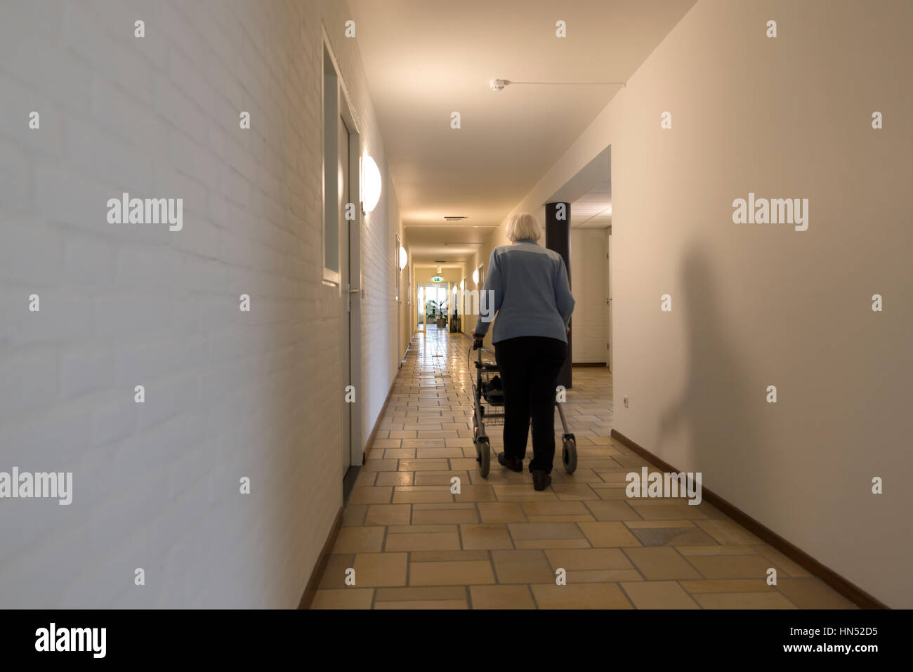 Elderly walking hospital hi-res stock photography and images - Alamy