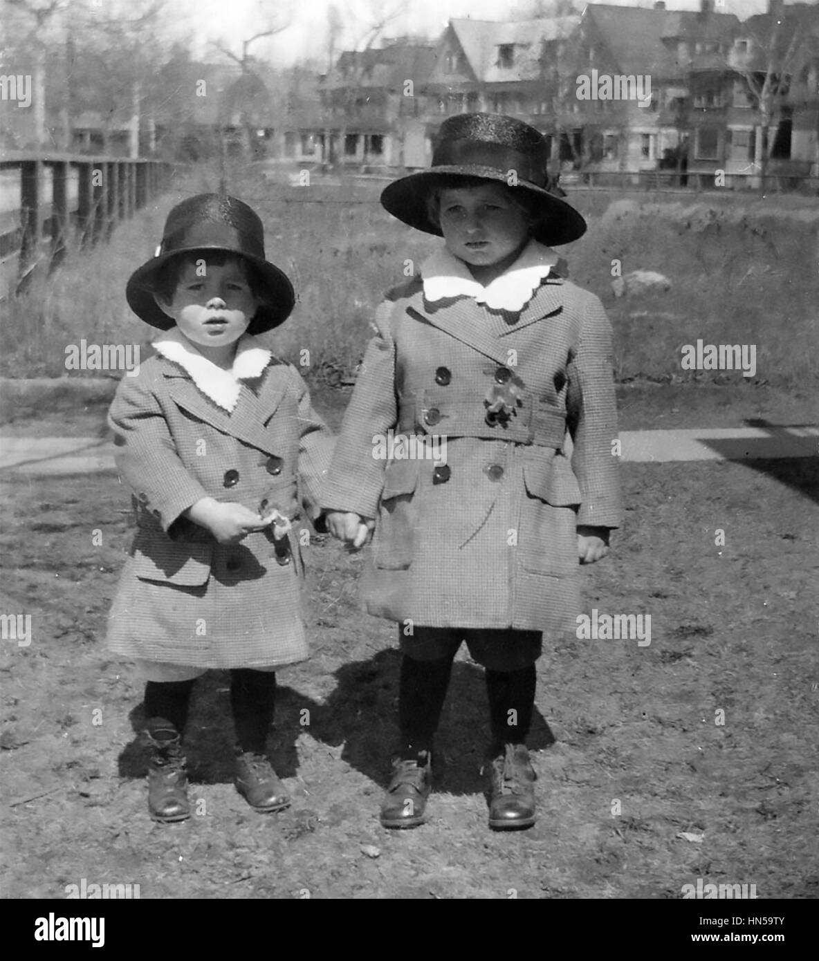 JOHN F.KENNEDY (1917-1963) at left with his brother Joseph Patrick at Brookline, Massachusetts, about 1920 Stock Photo