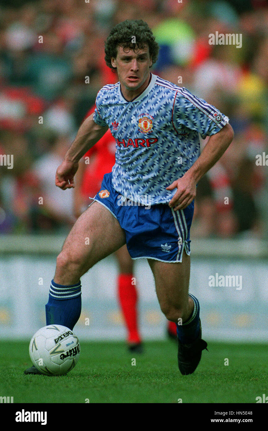 MARK HUGHES MANCHESTER UNITED FC 13 April 1992 Stock Photo - Alamy