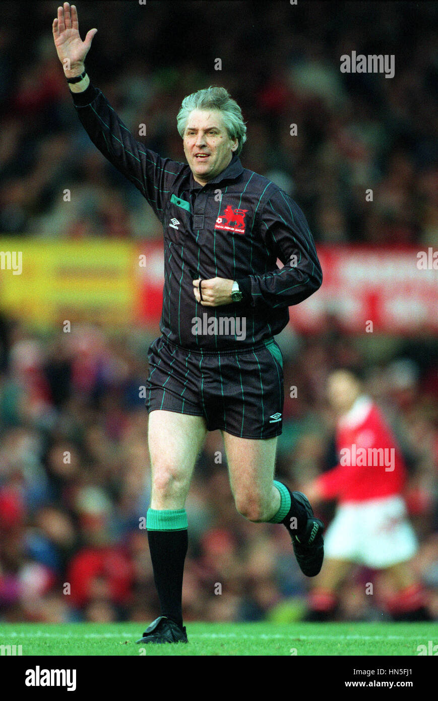 KEITH HACKETT FOOTBALL REFEREE 19 October 1992 Stock Photo Alamy