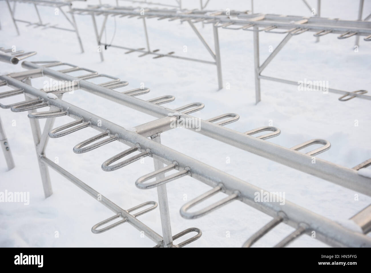 Empty racks hi-res stock photography and images - Alamy