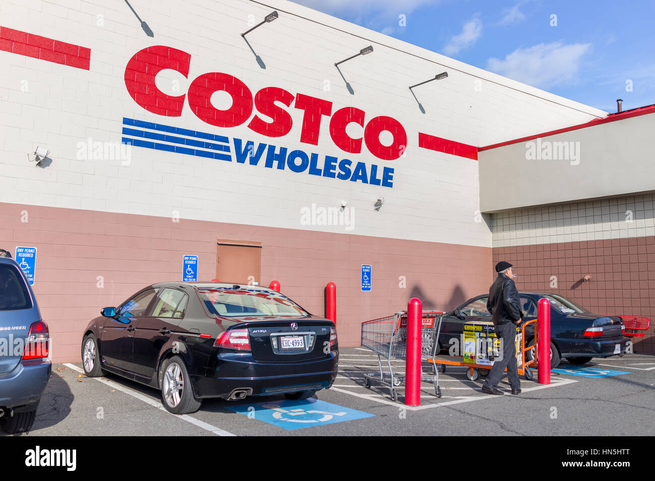 Costco sign hires stock photography and images Alamy