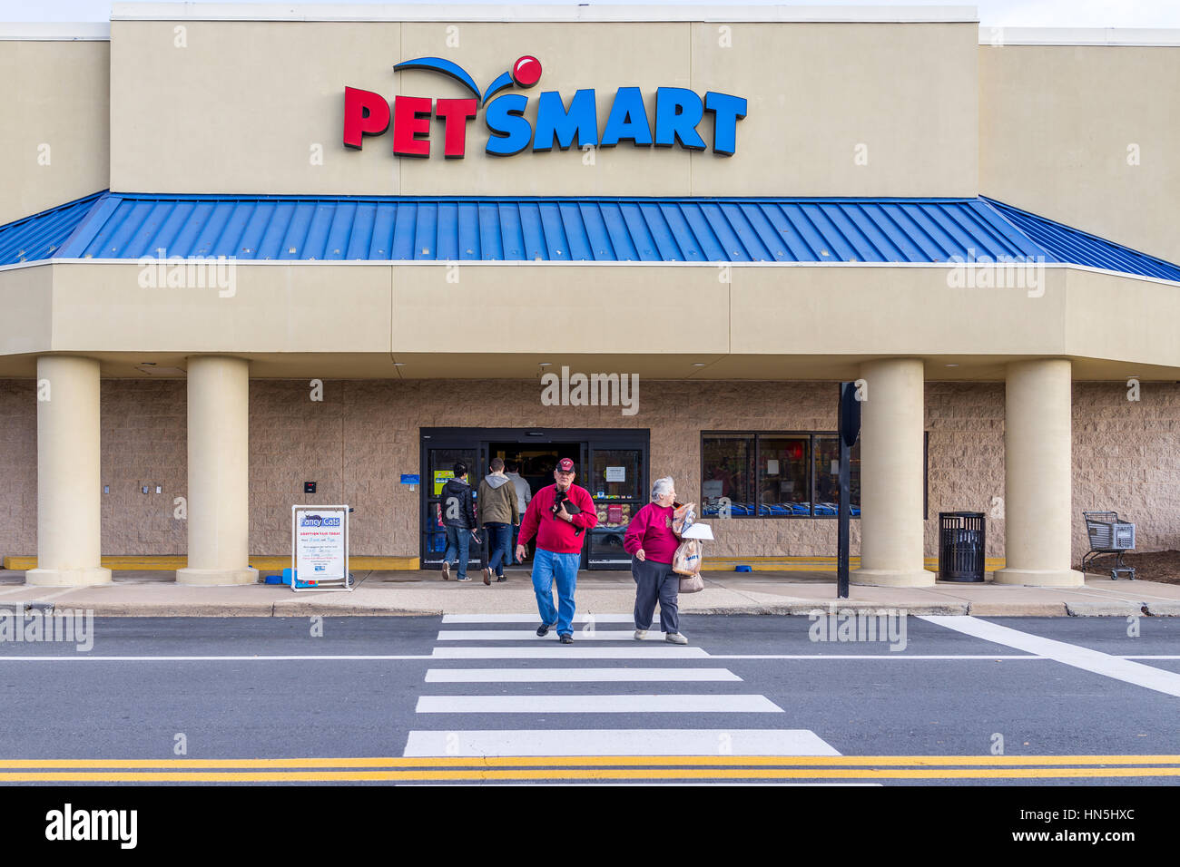 Petsmart High Resolution Stock Photography and Images Alamy