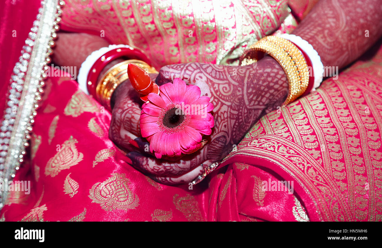 Bengali Bridal Hands Stock Photo Alamy