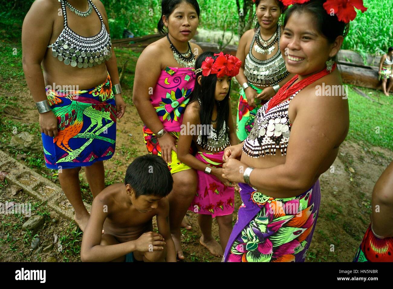 Embera communities are scattered in this border wilderness, largely protected in national parks, including 318,000 acre Chagres National Park and adjo Stock Photo