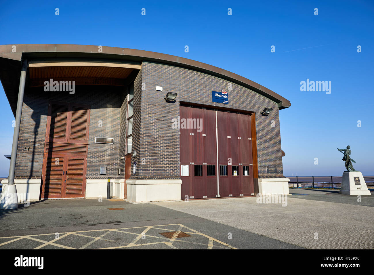 Hoylake station hires stock photography and images Alamy