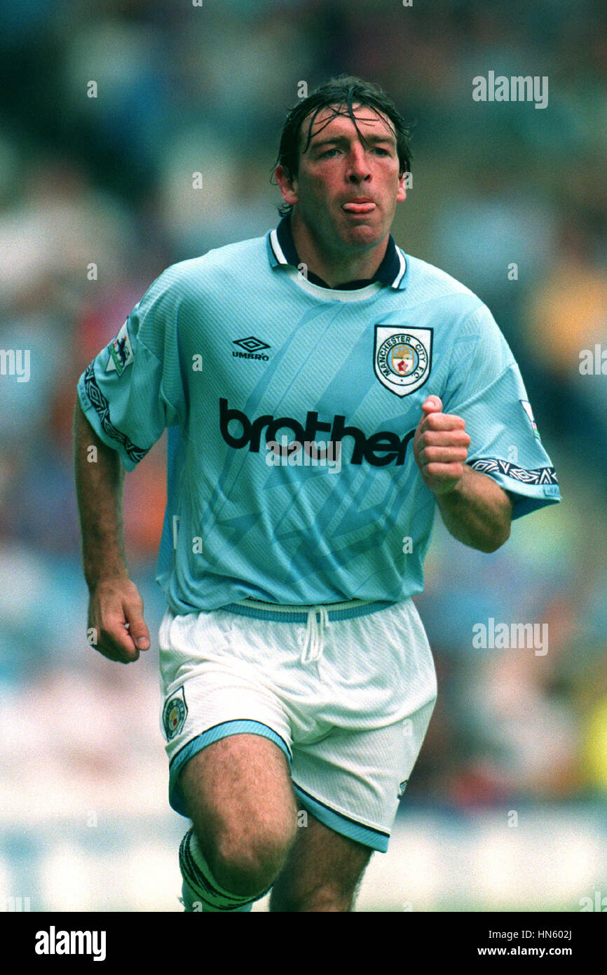 rick-holden-manchester-city-fc-17-august-1993-HN602J.jpg