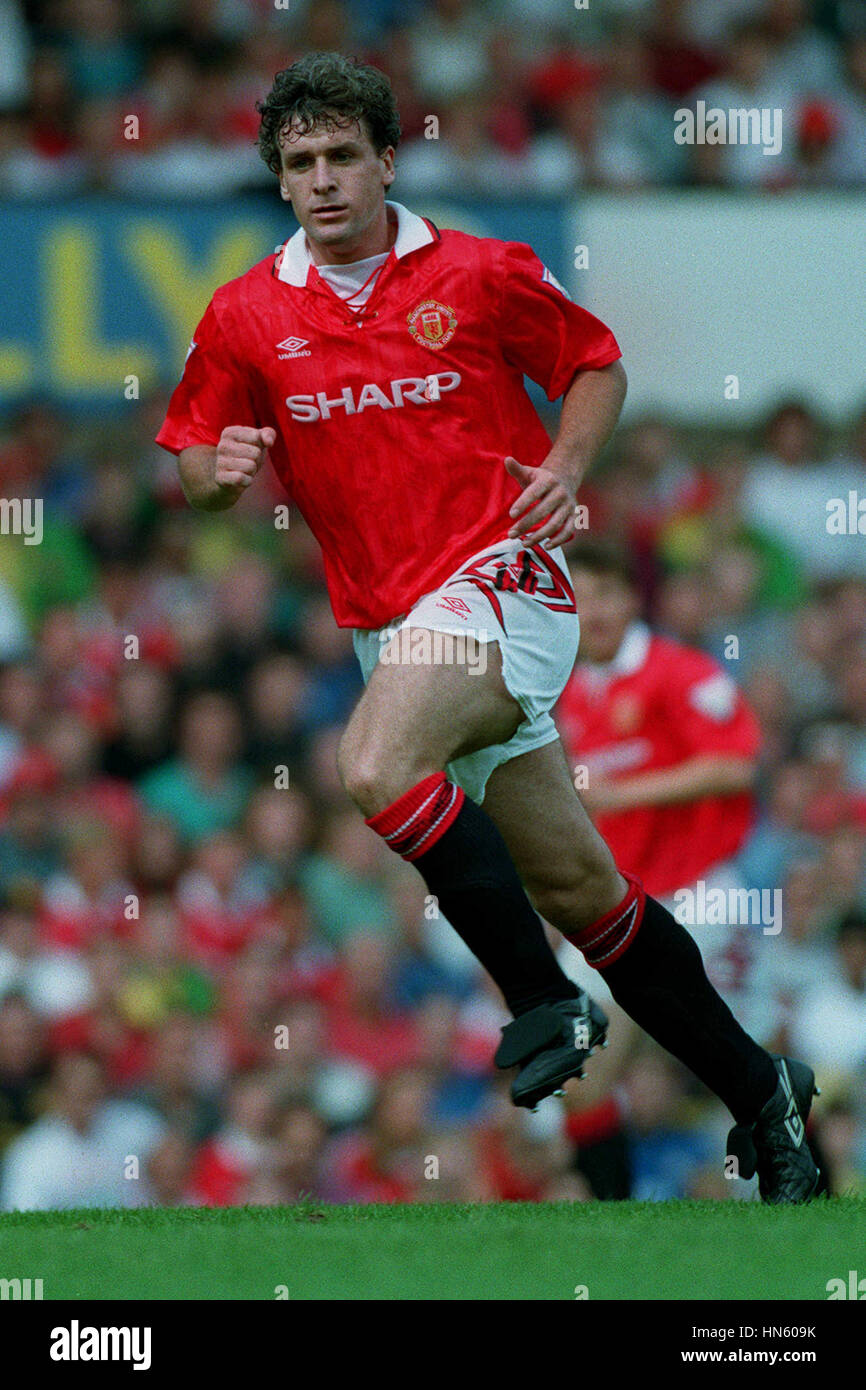 MARK HUGHES MANCHESTER UNITED FC 24 August 1993 Stock Photo Alamy