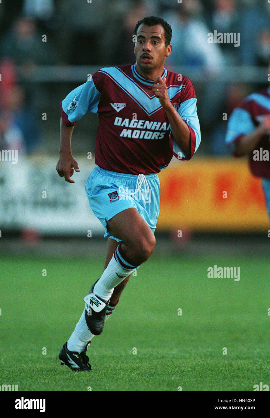 Dale gordon football hires stock photography and images Alamy