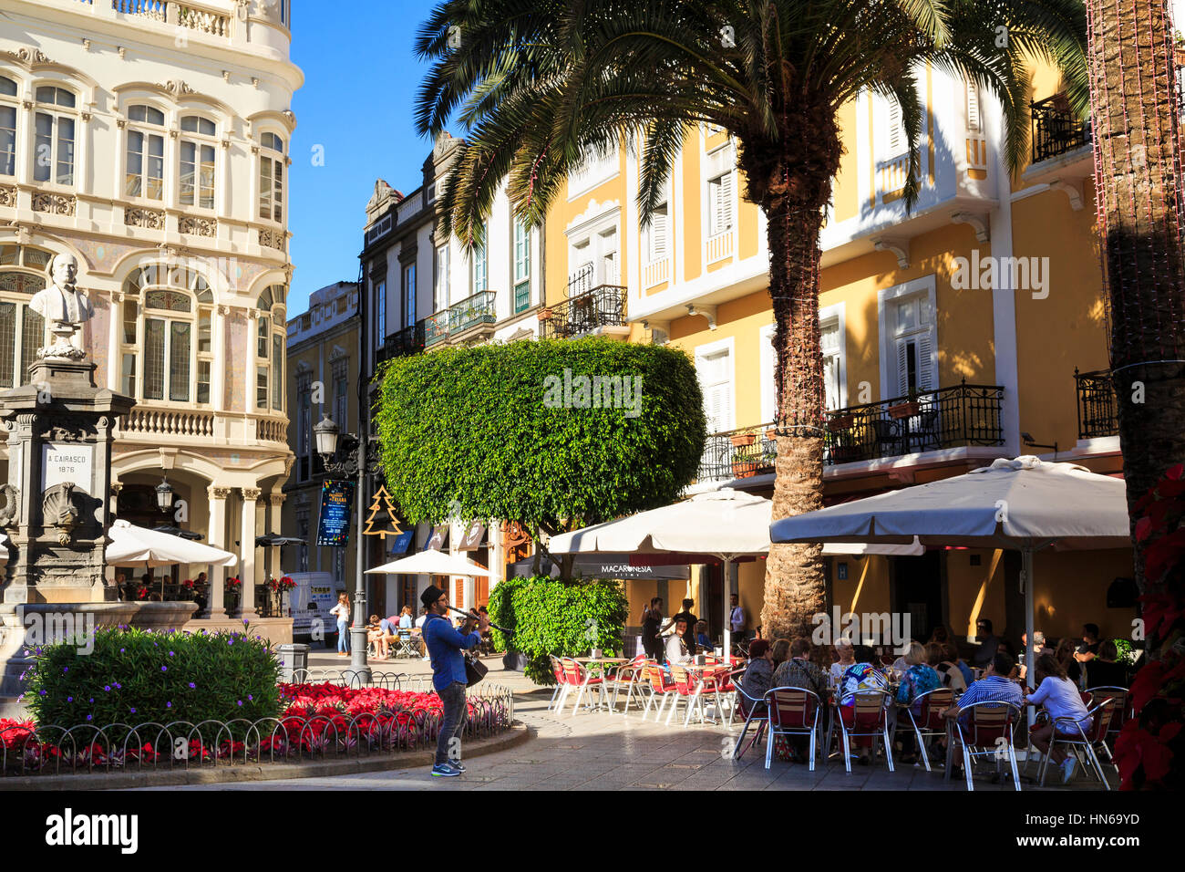 busker outside cafe, Vegueta old town, Las Palmas de Gran Canaria, Gran  Canaria, Canary Islands Stock Photo - Alamy