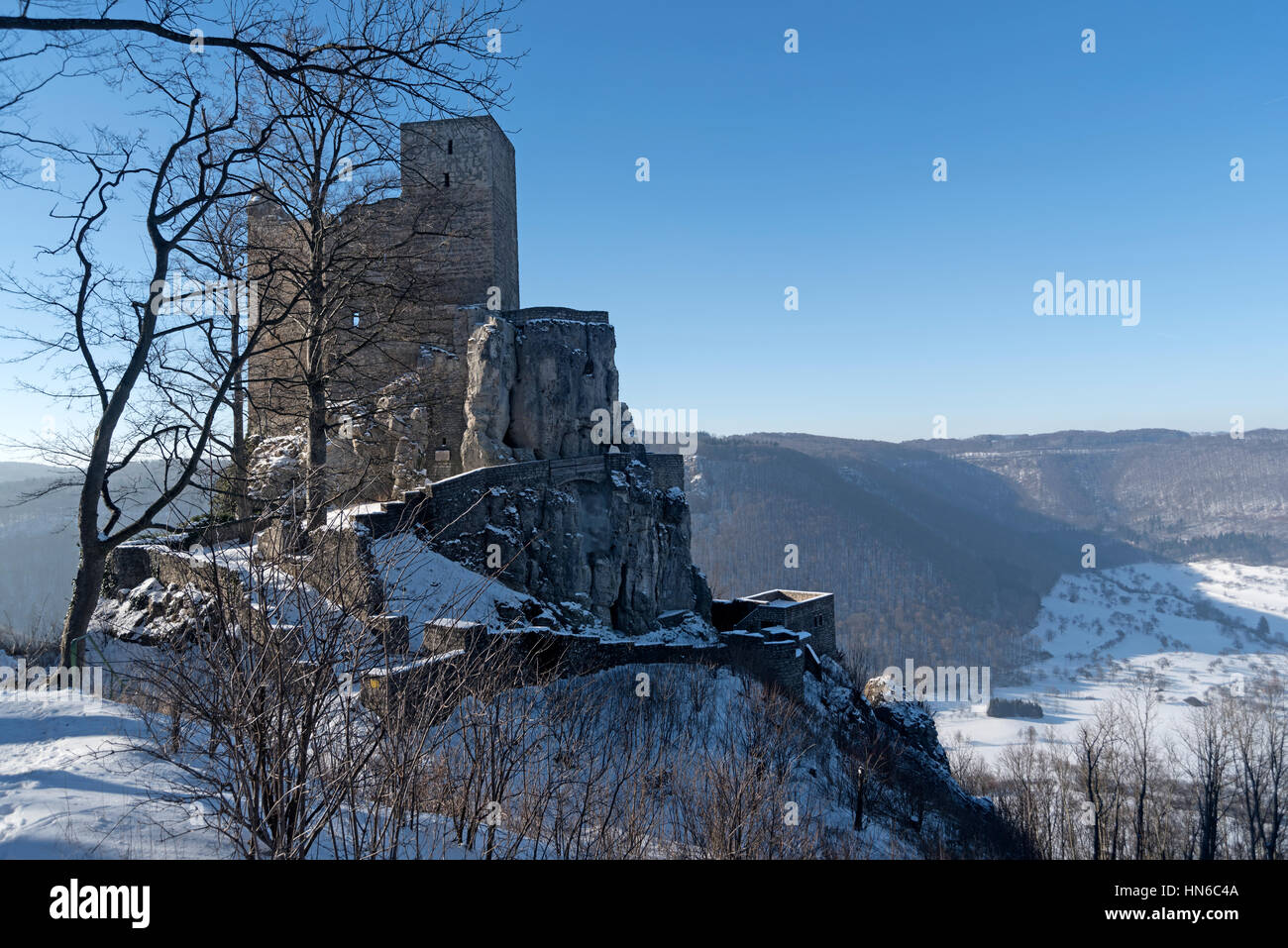 reu-enstein-castle-in-the-swabian-jura-southern-germany-stock-photo