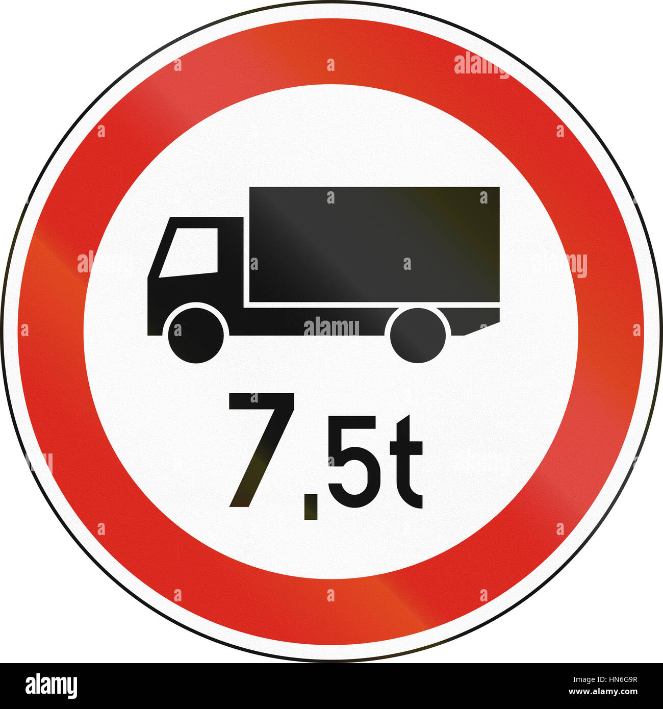 Road sign used in Hungary - No lorries weighing more than 7,5 tons. Stock Photo