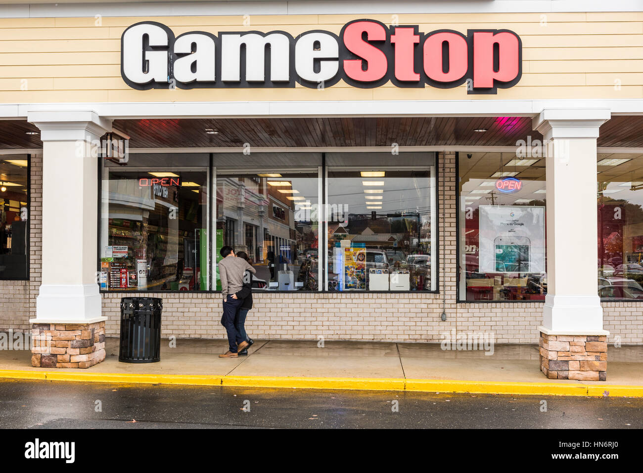 fairfax usa november 30 2016 gamestop store facade exterior selling HN6RJ0