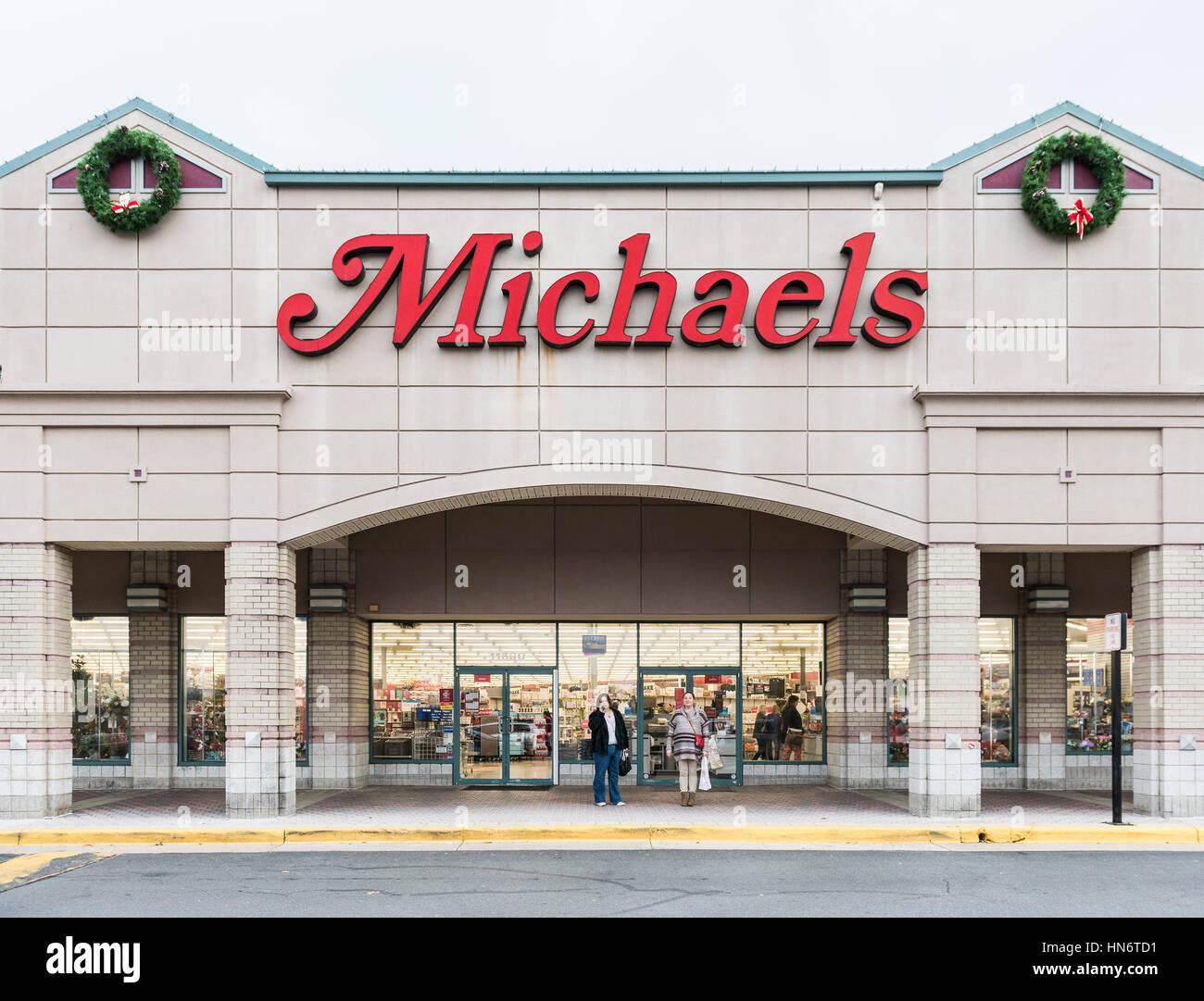 52 Michaels Craft Store Stock Photos, High-Res Pictures, and Images - Getty  Images