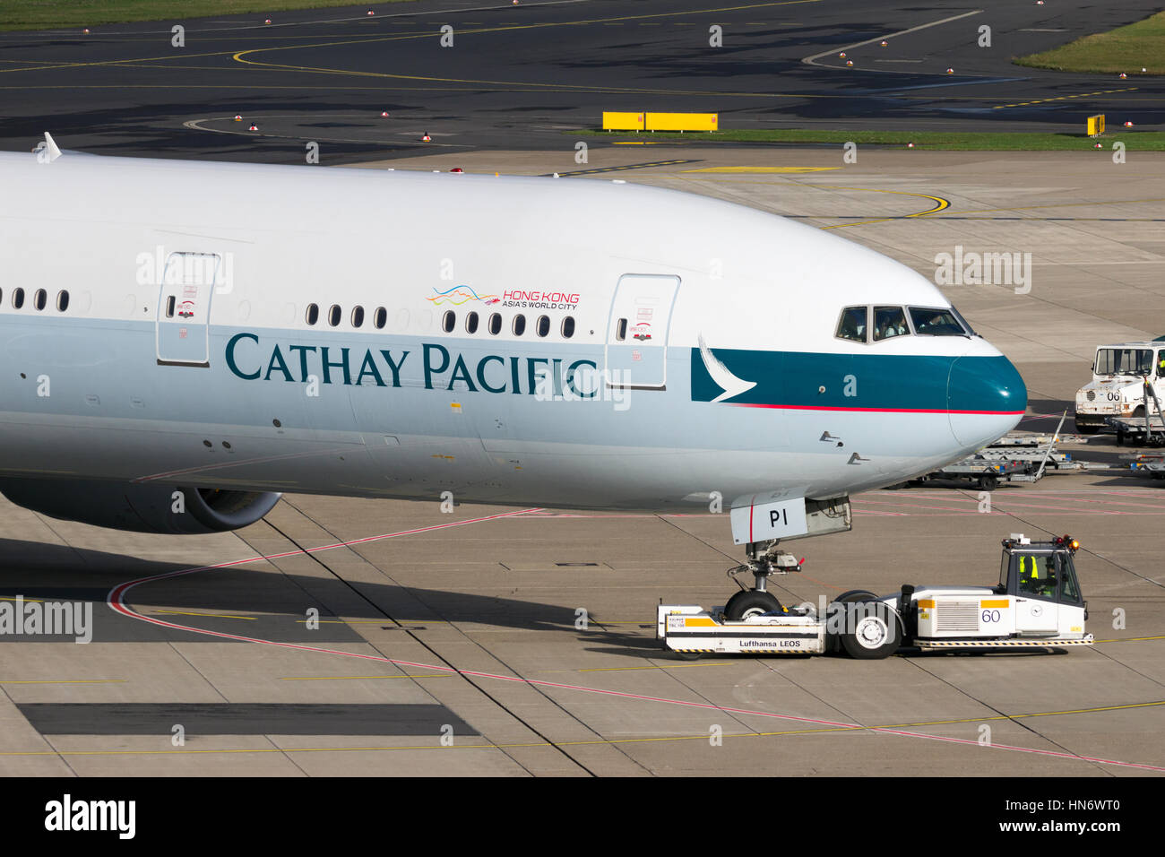 Cathay pacific boeing 777 hi-res stock photography and images - Alamy