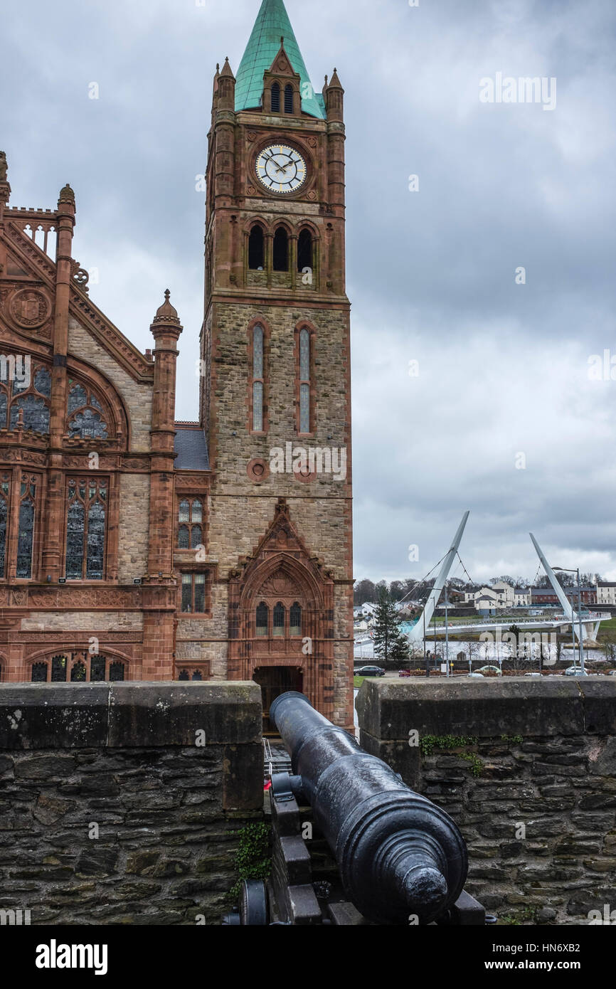 Derry walled city hires stock photography and images Alamy