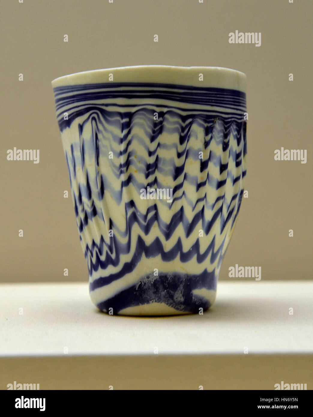 Ribbed cup. Qaryat al-Faw. Late 1st century BCE - 1st century CE. Blown glass. Department of Archaecology, King Saud University, Riyadh. Saudi Arabia. Stock Photo