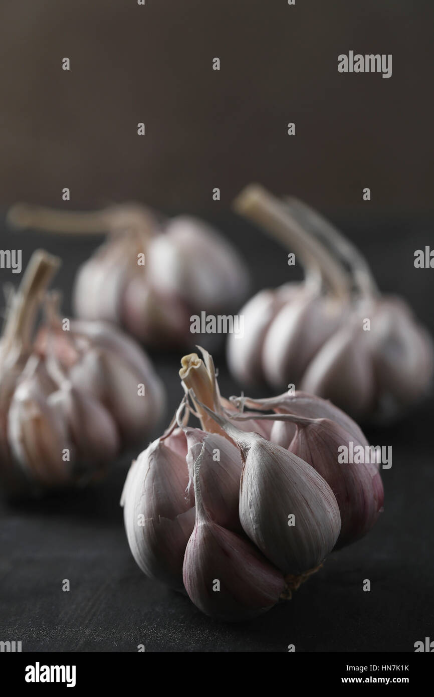 Food ingredient. Garlic on the table Stock Photo - Alamy