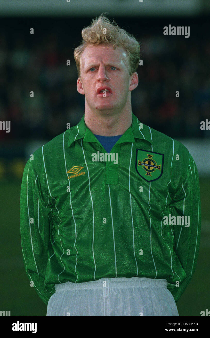 IAIN DOWIE NORTHERN IRELAND & SOUTHAMPTON 26 April 1994 Stock Photo Alamy