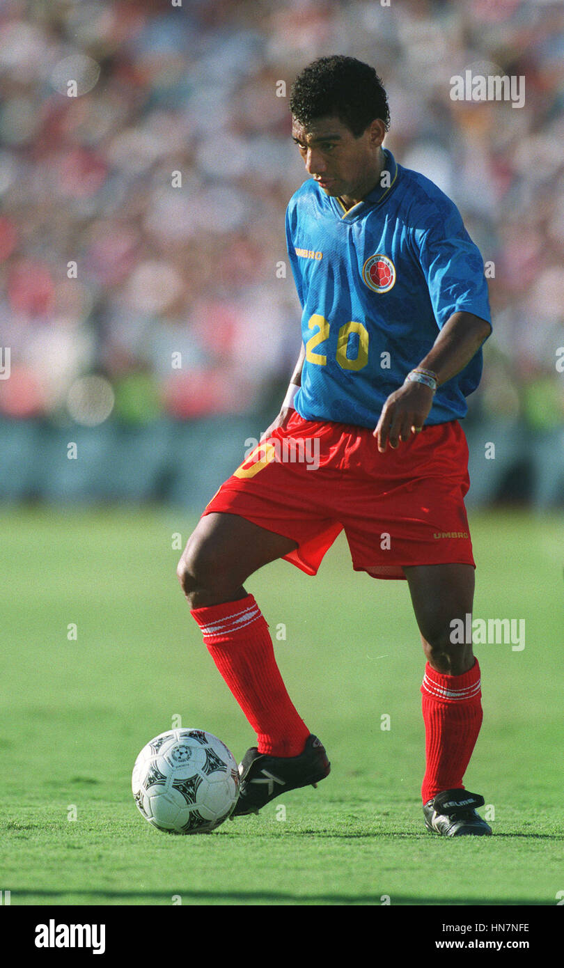 WILSON PEREZ COLOMBIA & AMERICA DE CALI 11 August 1994 Stock Photo - Alamy