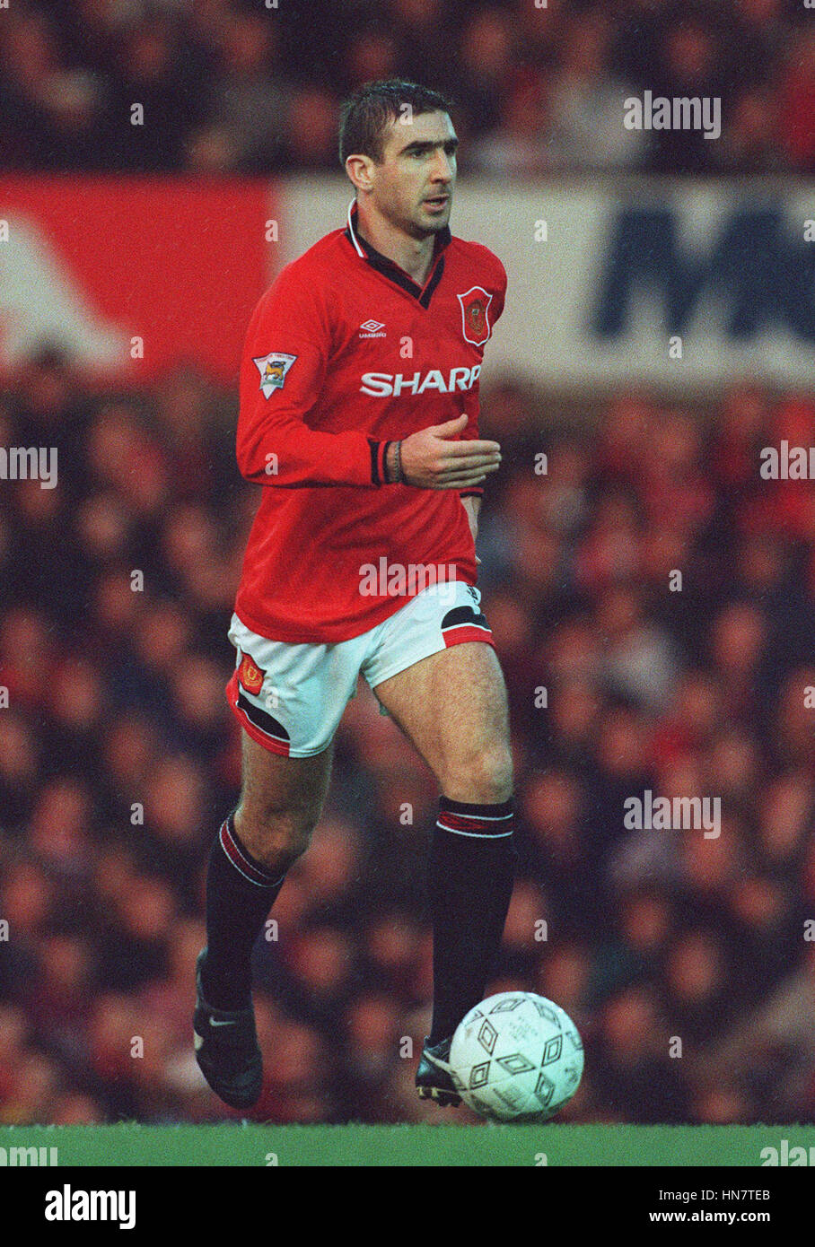 ERIC CANTONA  写真パネル ERIC CANTONA 写真パネル Eric Cantona Signals for the Ball at