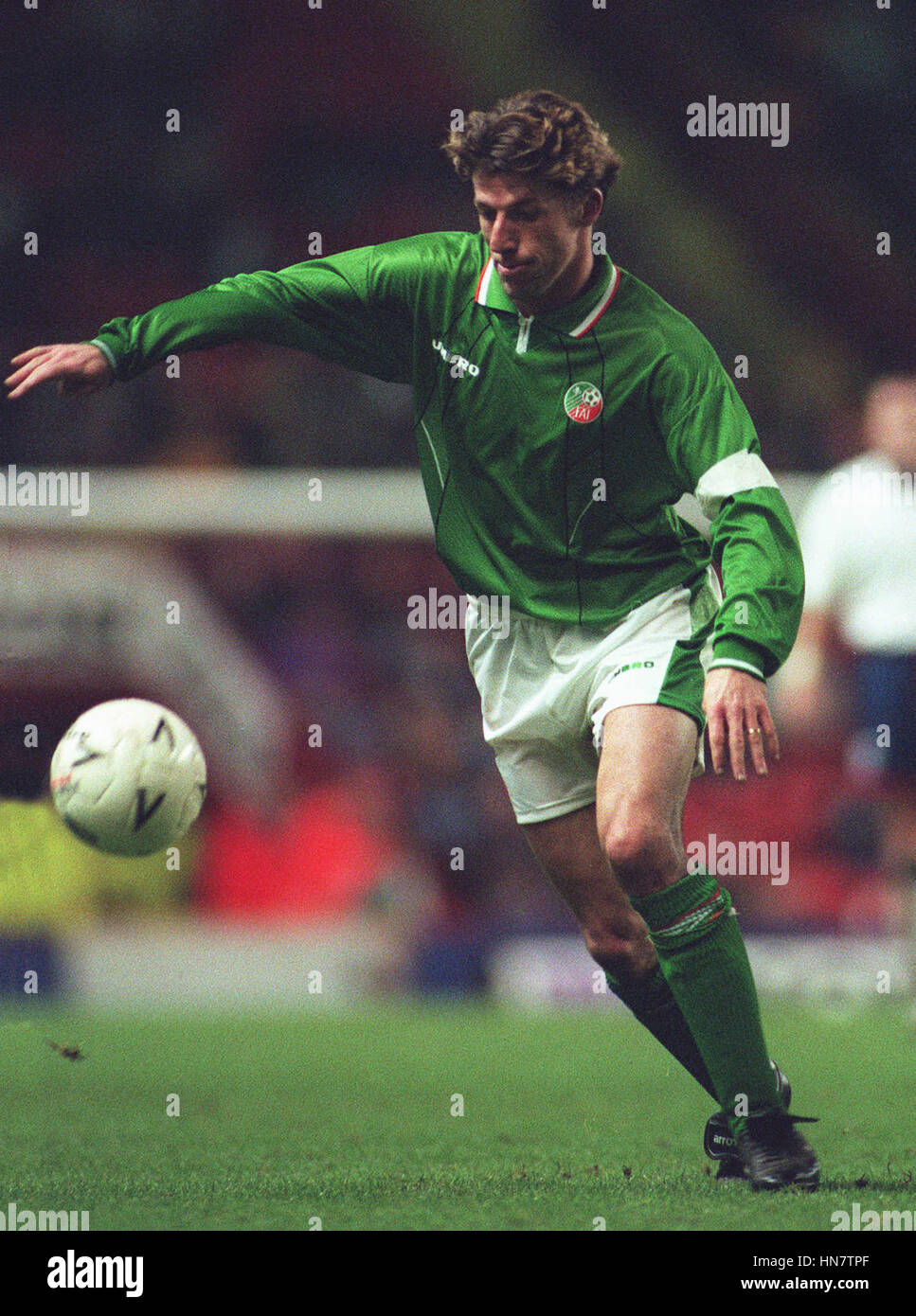 ANDY TOWNSEND EIRE & ASTON VILLA FC 15 December 1994 Stock Photo Alamy