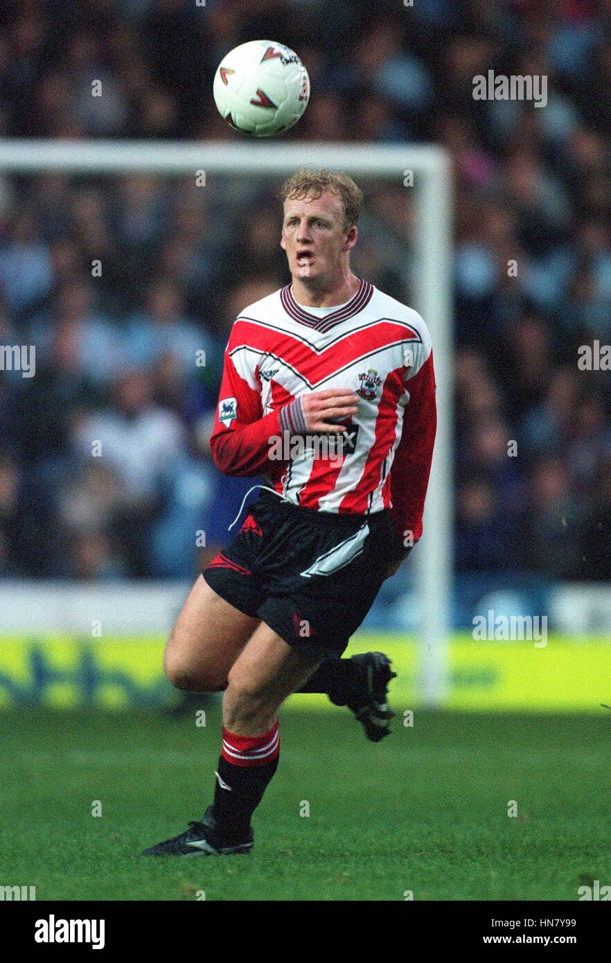 IAIN DOWIE SOUTHAMPTON FC 08 November 1994 Stock Photo Alamy
