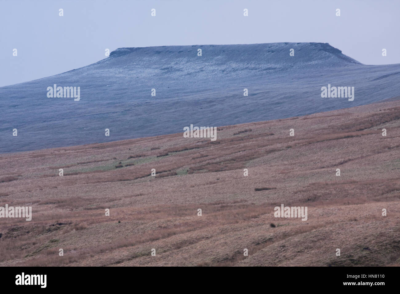 Pont Ar Daf, Powys, Wales, UK. 9th Feb, 2017. UK Weather. After freezing temperatures, frost has covered the tips of Pen-Y-Fan at the Brecon Beacons, Powys, Wales Wales, UK. Credit: Andrew Bartlett/Alamy Live News Stock Photo