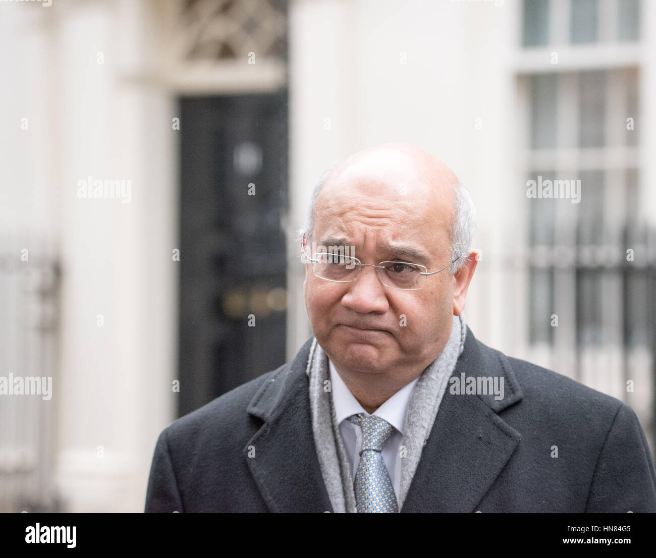 London, UK. 9th February 2017. Protesters hand a petition to 10 Downing Street against the closure of Glenfields Childrens Heart unit. with MP Keith Vaz Credit: Ian Davidson/Alamy Live News Stock Photo