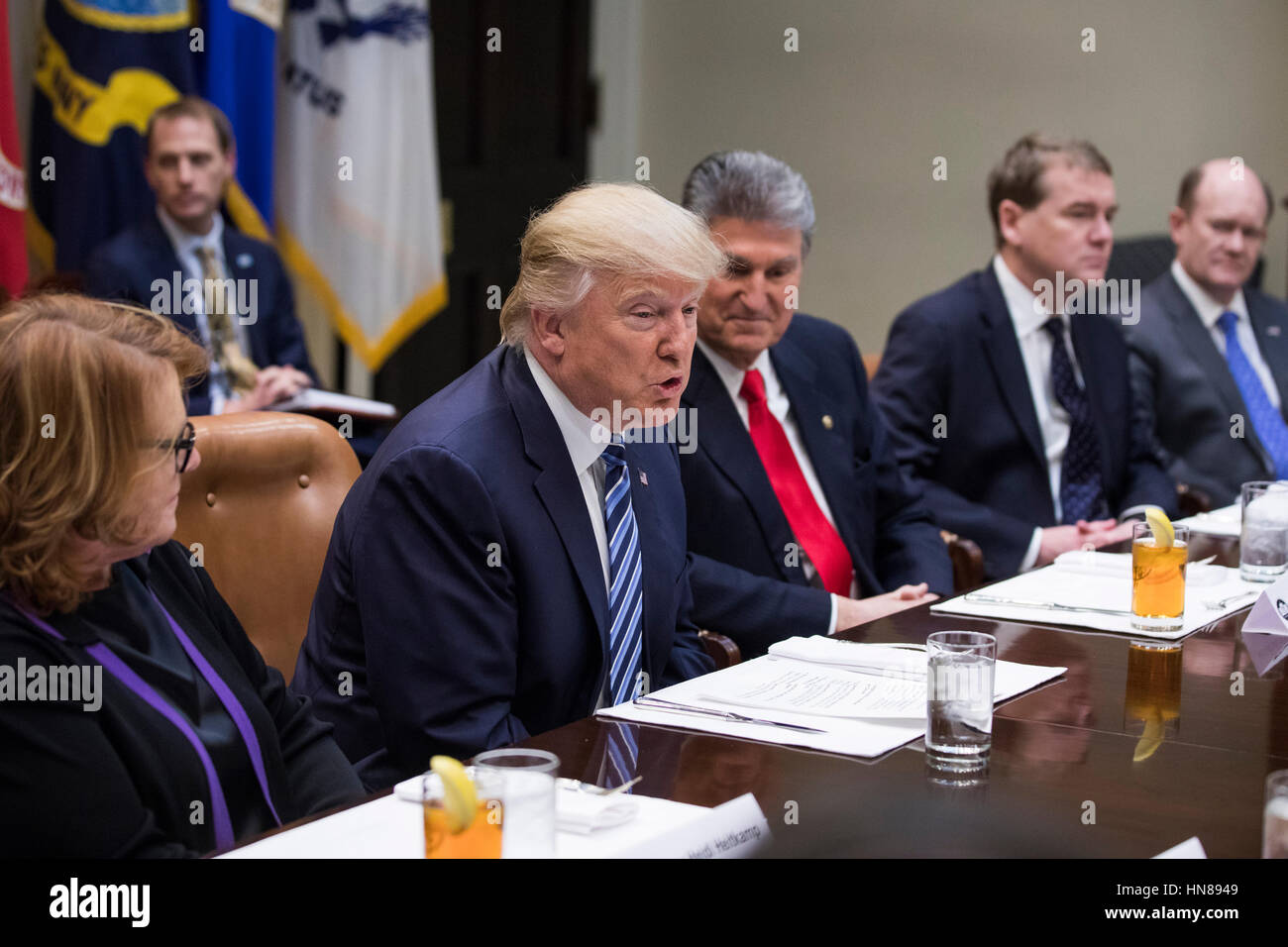 Washington, DC, USA. 9th Feb, 2017. U.S. President Donald J. Trump speaks to Democratic and Republican Senators about his Supreme Court nominee Neil Gorsuch in the Roosevelt Room of the White House in Washington, DC, USA, 09 February 2017. On 08 February, Stock Photo
