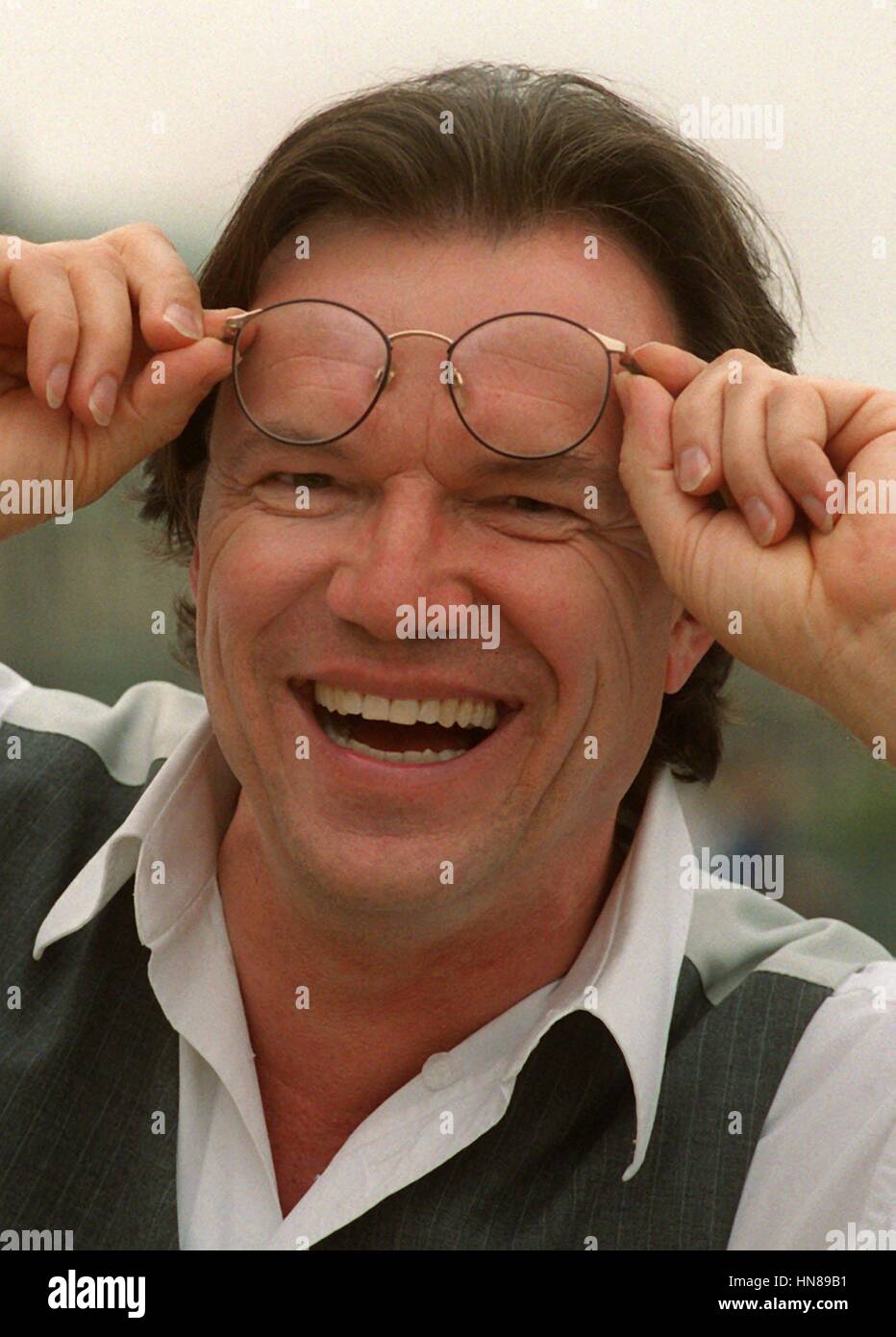 ARCHIVE - German TV presenter Wolfgang Lippert at a press conference in Dresden, Germany, 10 May 1999. Photo: Matthias Hiekel/Zentralbild/dpa Stock Photo
