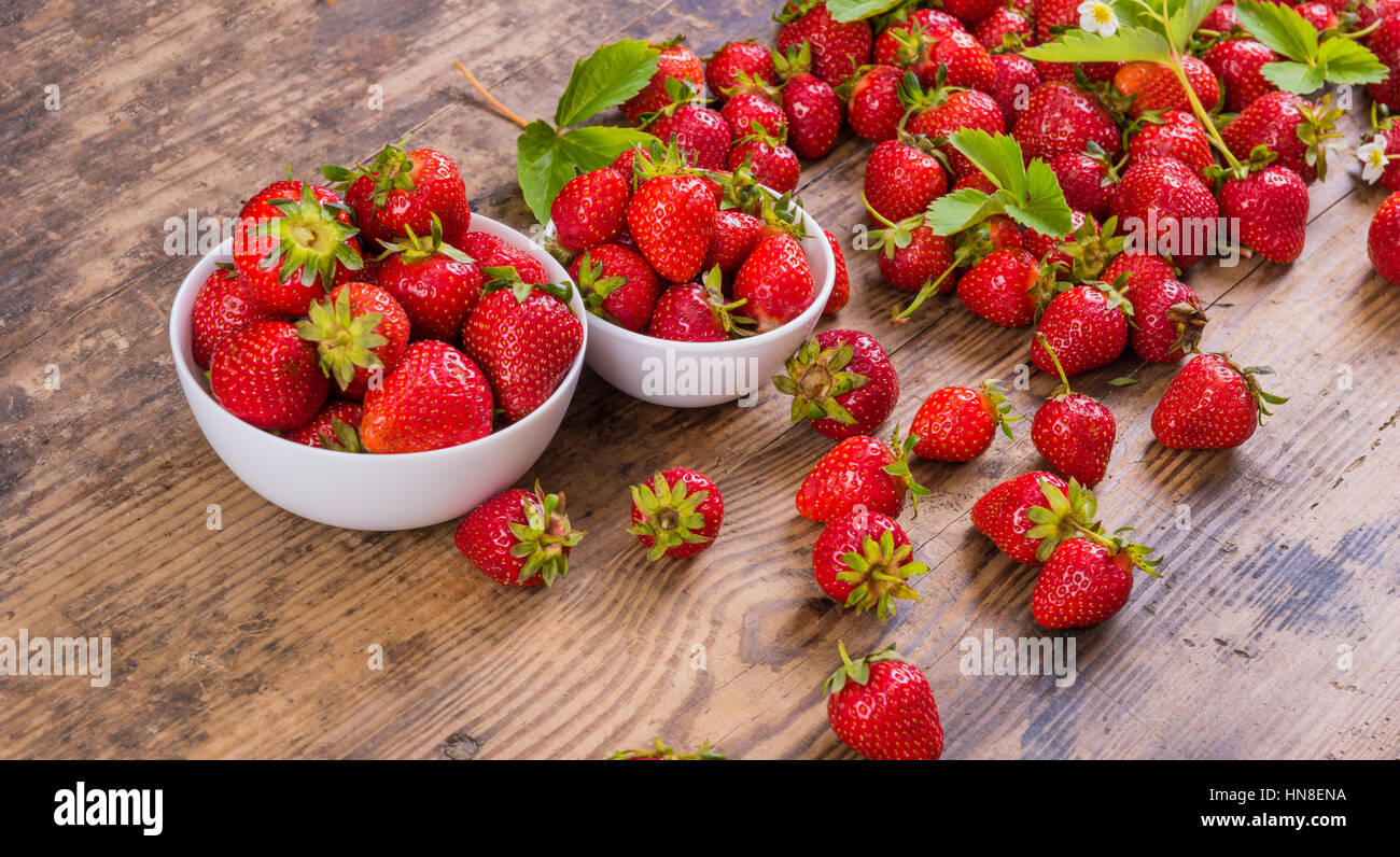 summer fresh red strawberry on wood background Stock Photo - Alamy